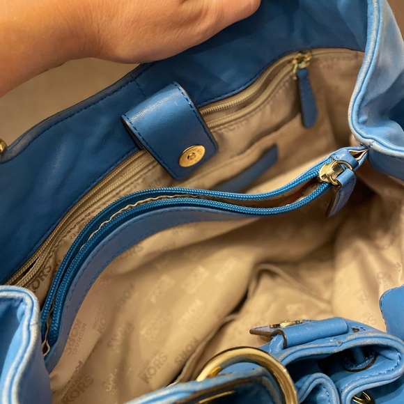 Michael Kors Sky Blue Shoulder Bag - Picture 5 of 10